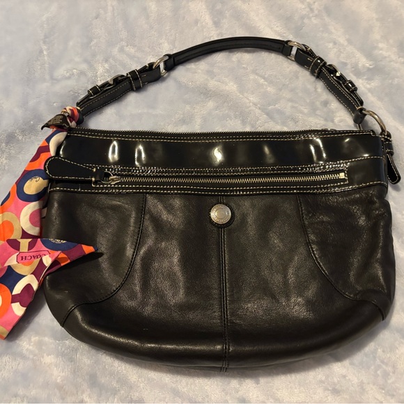 COACH Laura Black Leather Hobo purse with Patent Leather trim C1026- F14886 - Picture 2 of 16